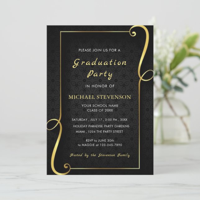 Modèle de l'invitation à l'obtention d'un diplôme  (Debout devant)