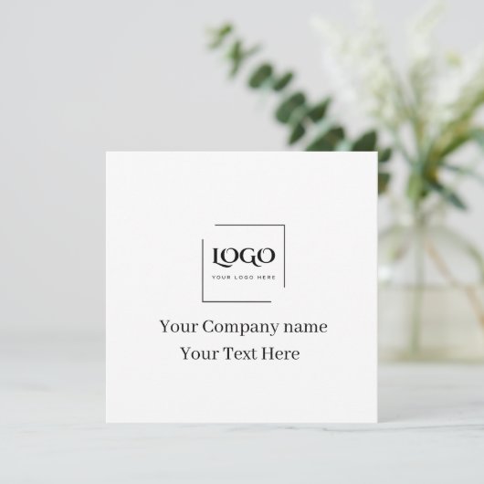 Modèle de logo personnalisé élégant (Debout devant)
