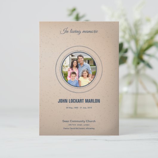 Modèle du programme funéraire imprimable (Debout devant)