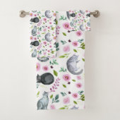 Modèle floral rose chat mou (En situation)