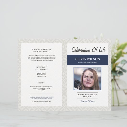 Modèle funéraire (Debout devant)