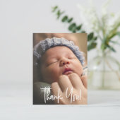 Modern 1 Baby Foto bedankt script Aankondigingskaart (Staand voorkant)