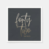 Modern 42e verjaardag Black Gold elegant script In Servet (Voorkant)