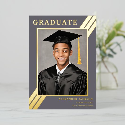 Modern Afstudeerder foto grijs en goud Folie Uitnodiging (Staand Voorkant)