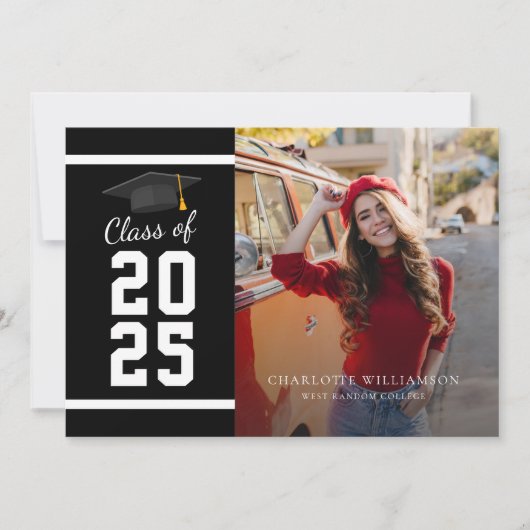 Modern Afstuderen 2025 Zwart Wit Afstudeerder Foto Aankondiging (Voorkant)