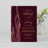 Modern Agate Burgundy Red Wedding Folie Uitnodiging (Staand Voorkant)