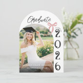 Modern Arch Photo Graduation Party Invitation (Debout devant)