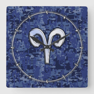 Modern Aries Zodiac Symbol Navy Blue Digital Camo Vierkante Klok