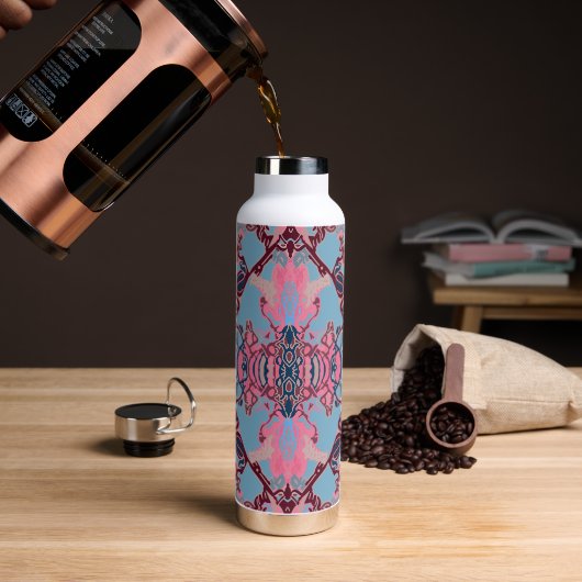Modern Baroque Pattern in Pink Burgundy Blue Waterfles (Koffie)