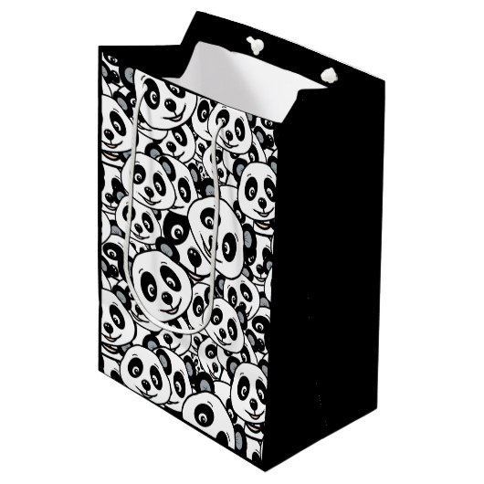 Modern Black and White Cute Panda Bear Pattern Medium Cadeauzakje (Voorkant Gekanteld)