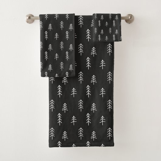 Modern Black and White Festive Pine Trees Pattern Bad Handdoek (Insitu)