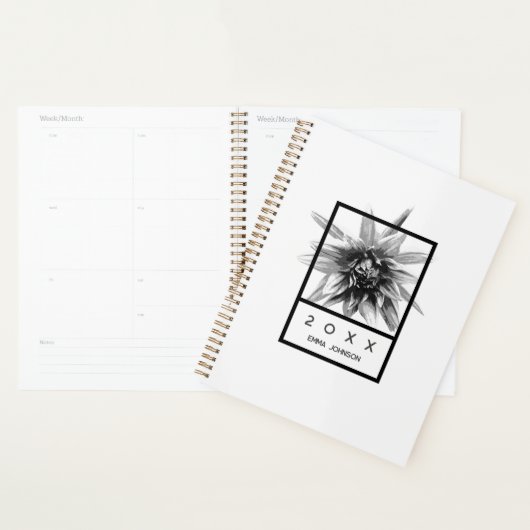Modern Black and White Floral Name 2026 (Devant avec enveloppe)
