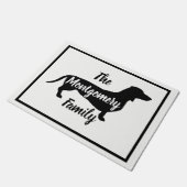 Modern Black Dachshund en familienaam Deurmat (Schuin)