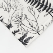 Modern black fern pattern  fleece deken (Hoek)