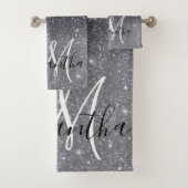 Modern Black Glitter Sparkles Personalized Name Bad Handdoek (Insitu)