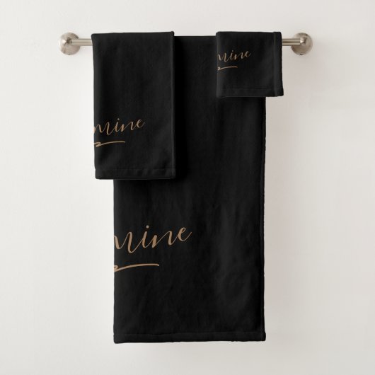 Modern Black Gold Feminine Script Name Bad Handdoek (Insitu)