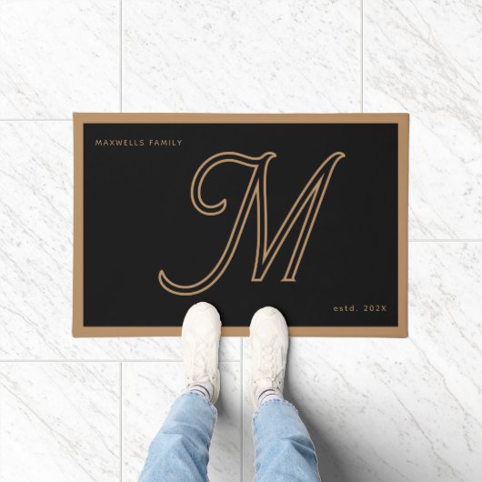 Modern Black Gold Monogram Script Family Name Deurmat (Binnen)
