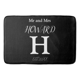 Modern Black White Monogram Name Passen getrouwd Badmat