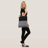 Modern Black White Stripes Monogram Summer Draagtas (Op model)
