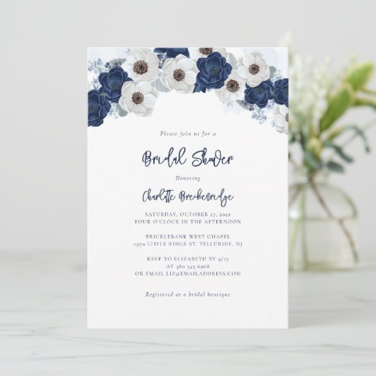 Modern blauw en wit bloemig Vrijgezellenfeest Kaart (Staand voorkant)