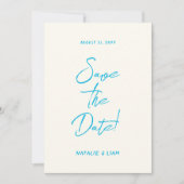 Modern blauw handgeschreven retro grillige bruilof save the date (Voorkant)