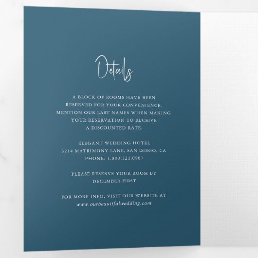 Modern blauw handgeschreven script elegante bruilo drieluik uitnodiging (Binnenzijde eerst)