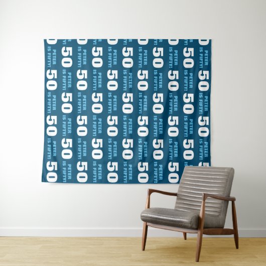 Modern Blauw Man 50ste Verjaardagsfeestje Stap & H Wandkleed (In Situ (horizontaal))