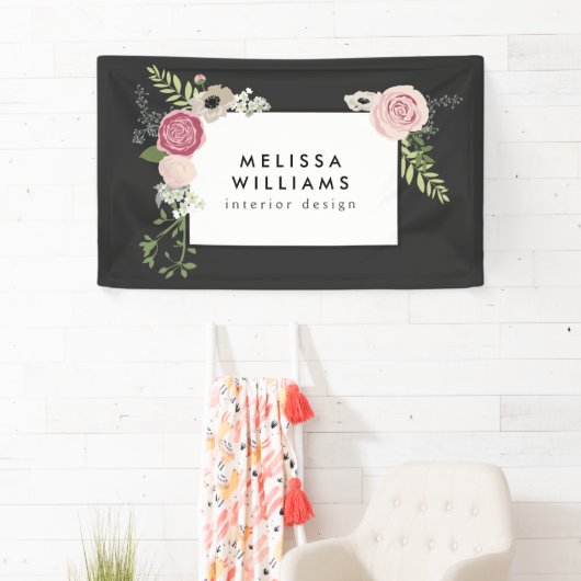  Modern Bloemenmotief op Donkergrijze Banner (Insitu)