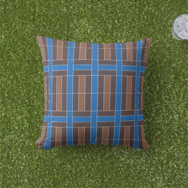 Modern Blue and Brown Geometric Plaid Pattern | Buitenkussen (Gras)