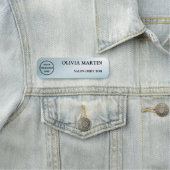 Modern Blue Gradient Magnetic Name Badge Custom (En situation)