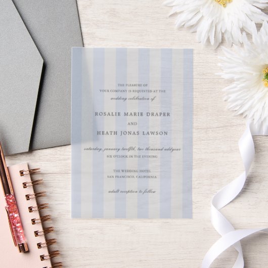 Modern Blue Stripes Elegant Wedding Vellum Uitnodigingen (Huwelijk)