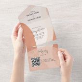 Modern Bohemian Terracotta Abstracte bruiloft All In One Uitnodiging (Afscheurbaar)