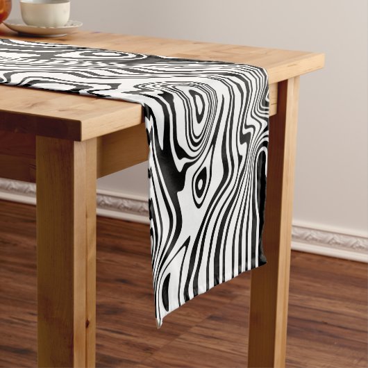 Modern Boho Black and White Pattern Strips Animal Korte Tafelloper (Voorbeeld)
