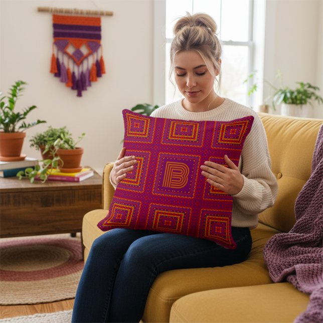 Modern Boho Custom Monogram Geometric Kussen (Also makes a really nice customizable gift for that special someone.)