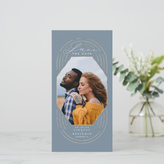 Modern Boho Dusty blauw & goud Save The Date Foto (Staand voorkant)