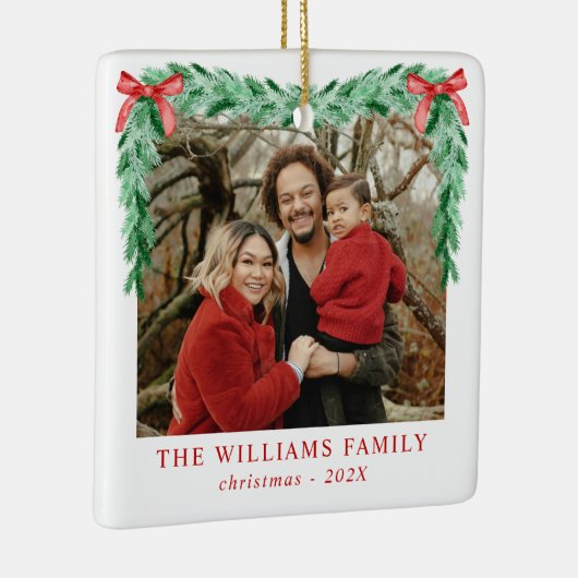Modern Bow Vrolijk Kerstfeest Familiefoto Keramisch Ornament (Rechts)