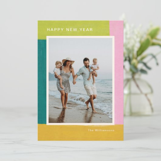 Modern Bright Cute Colorful New Years Family Photo Feestdagenkaart (Staand voorkant)