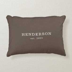 Modern Brown Custom Familienaam Accent Kussen