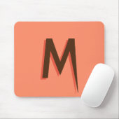 Modern Bruin 3D Tekst Initiaal Letter | Zalmroze Muismat (Met muis)