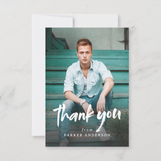 Modern Brush Script Eenvoudig foto-Afstuderen Bedankkaart (Voorkant)