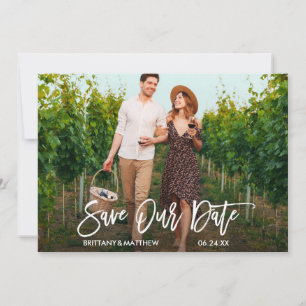 Modern Brush Script Sla onze datum Verloving Kaart