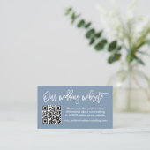 Modern Brush Script Weddenschap website QR Dusty B Informatiekaartje (Staand voorkant)
