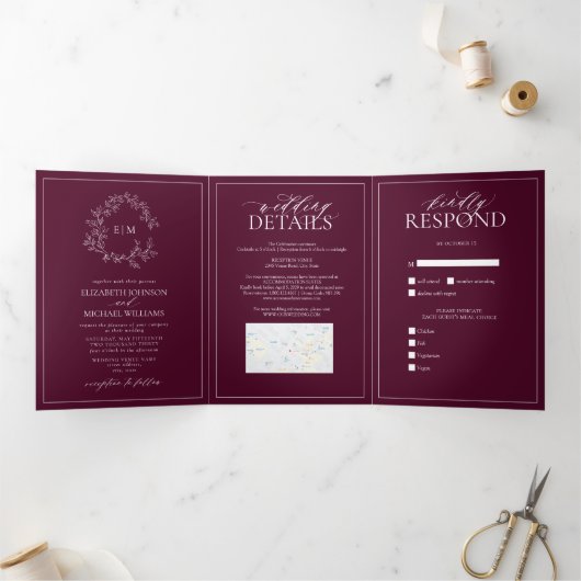 Modern Burgundy Leafy Crest Monogram Weddenschap Drieluik Uitnodiging (Binnen)