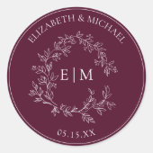 Modern Burgundy Leafy Crest Monogram Weddenschap Ronde Sticker (Voorkant)