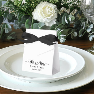 Modern Calligraphy Heart Mr. en Mrs Wedding Bedankdoosjes
