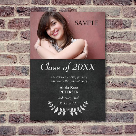 Modern Chalkboard Laurel Leaf Afstuderen Aankondiging