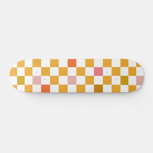 Modern Checkerboard Pattern Oker Geruit Skateboard (Horizontaal)