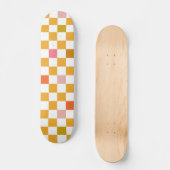 Modern Checkerboard Pattern Oker Geruit Skateboard (Voorkant)