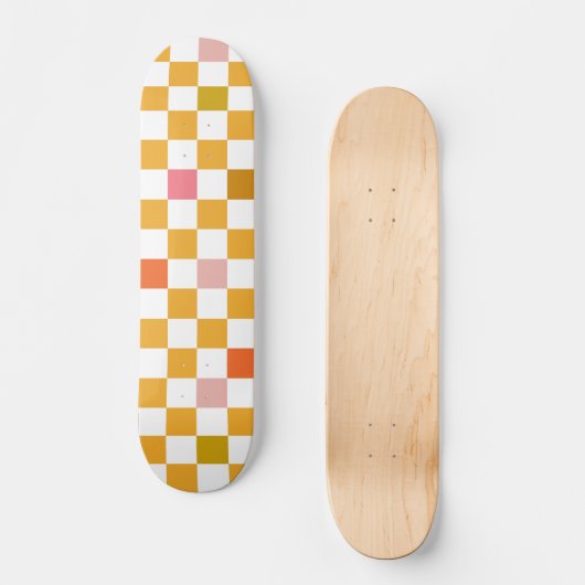 Modern Checkerboard Pattern Oker Geruit Skateboard (Voorkant)