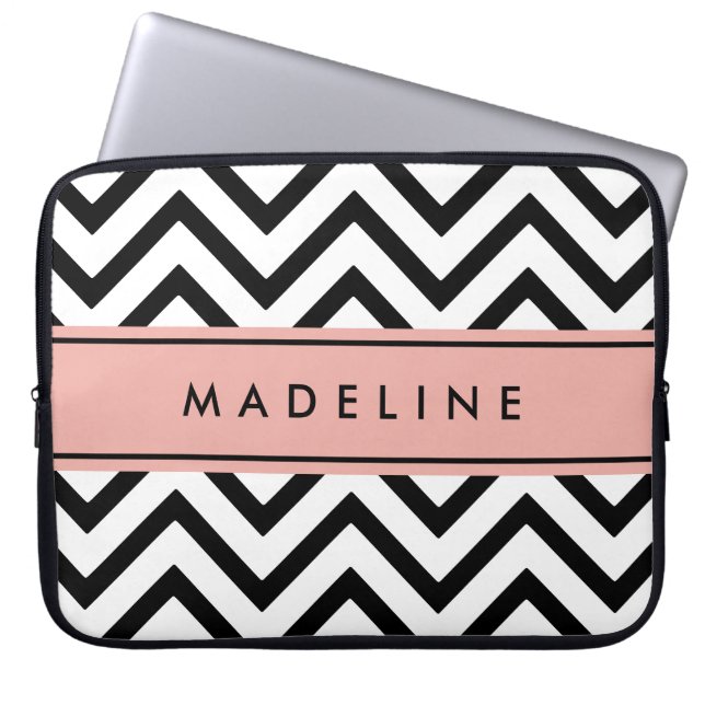 Modern Chevron Pattern & Name Pink, Black & White Laptop Sleeve (Voorkant)